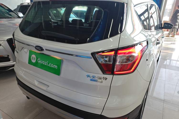 Used Ford Kuga 2017 EcoBoost 180 Two-Wheel-Drive Tiger Leap Model
