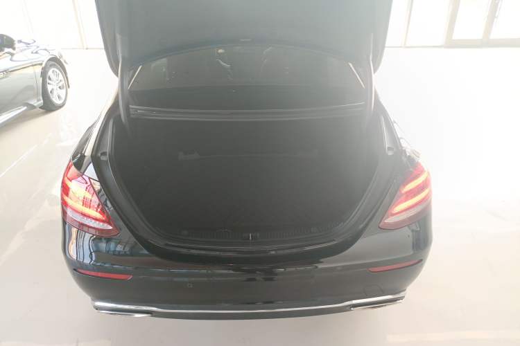 Used Mercedes-Benz E-Class 2018 E 200 L
