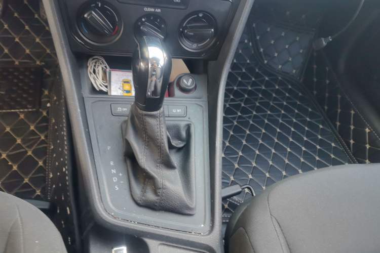 Used Volkswagen Gran Lavida 2015 1.6L Automatic Fashion Edition
