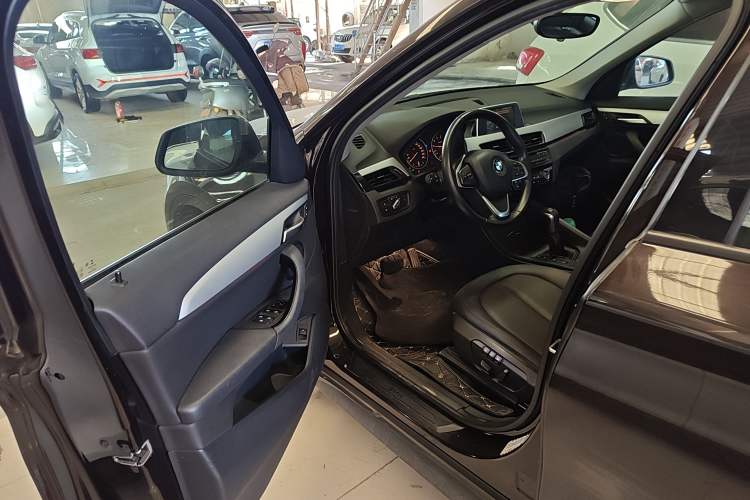 Used BMW X1 2016 sDrive18Li Premium Edition
