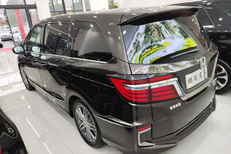 Used Honda Elysion 2019 2.0L Hybrid Luxury Edition
