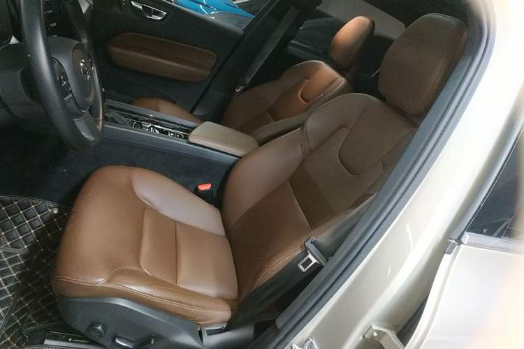 Used Volvo XC60 2021 T5 4x4 Smart Luxury Edition
