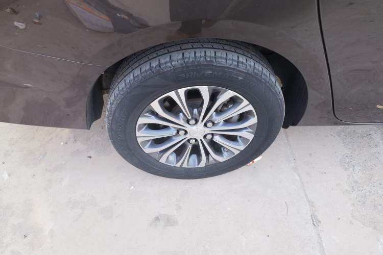 Used Buick GL8 2022 Land Cruiser Executive Class 652T Comfort Model
