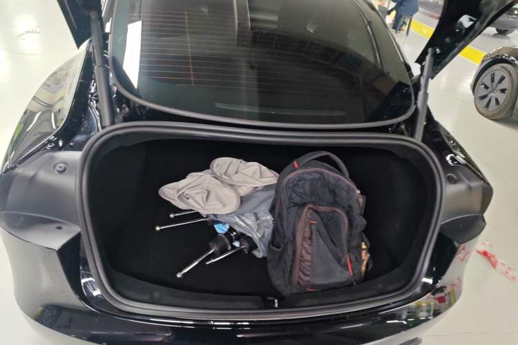 Used Tesla Model 3 2023 Long-Range All-Wheel-Drive Version