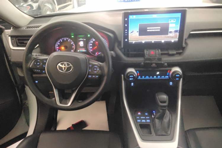 Used Toyota Wildlander 2020 2.0L CVT 4x4 Luxury Edition
