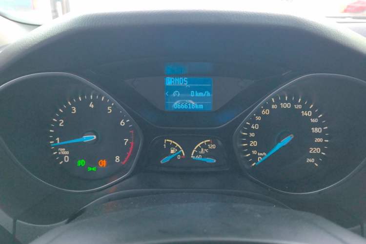 Used Ford Focus 2017 Sedan 1.6L Automatic Fashion Edition Smart Drive Version
