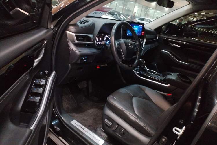 Used Toyota Highlander 2022 Dual-Engine 2.5L Four-Wheel Drive Prestige Version 7 Seats
