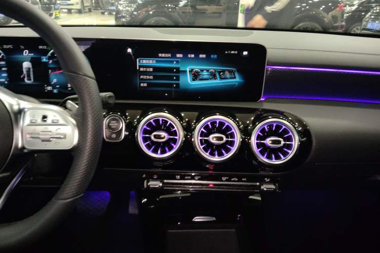 Used Mercedes-Benz A-Class 2020 Restyled A 200 L Sport Sedan Fashion Version
