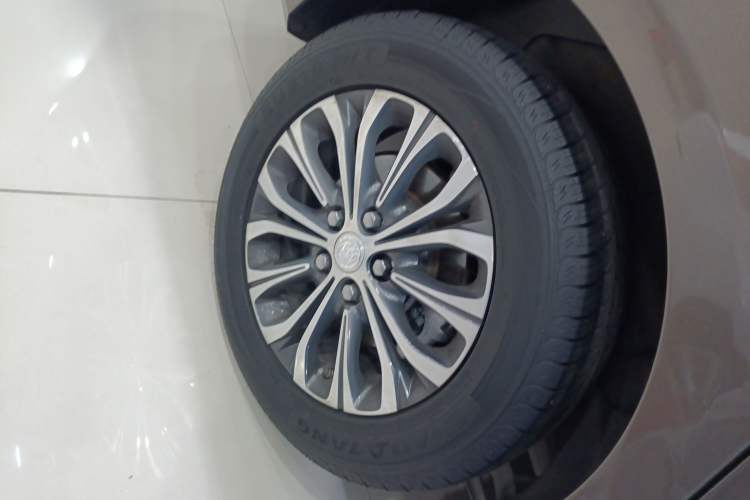 Used Buick GL8 2021 Land Cruiser Executive Class 652T Comfort Model
