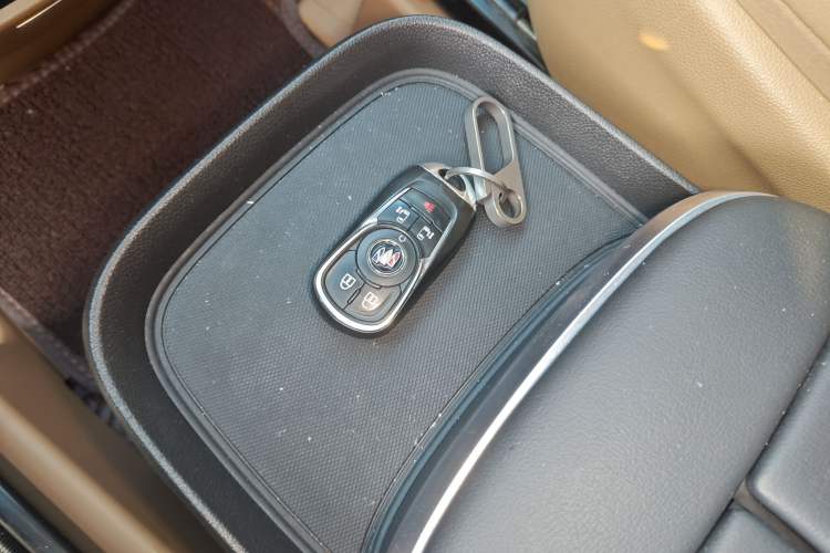 Used Buick GL8 2021 ES Land Cruiser 653T Luxury Edition
