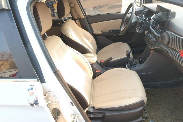 Used Baojun 310W 2017 1.5L Manual Fashion Edition China VI
