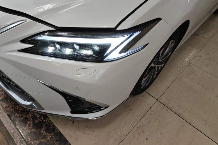 Used Lexus ES 2025 300h Deluxe Edition
