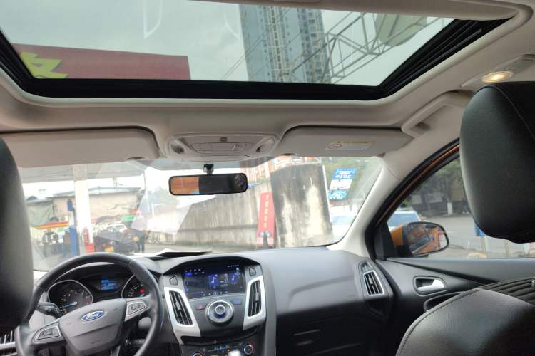 Used Ford Focus 2015 Hatchback EcoBoost 125 Automatic Supreme Style Edition