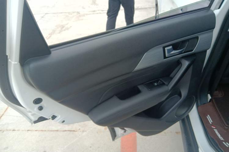 Used Haval H2 2018 Chuanxiang Edition Blue Badge 1.5T Dual-Clutch Two-Wheel Drive Fashionable Model
