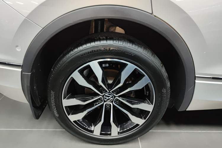 Used Volkswagen Tiguan L 2021 330TSI Automatic Two-Wheel Drive R-Line Enhanced Edition