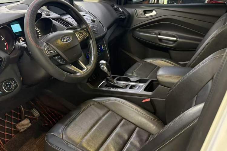 Used Ford Kuga 2018 EcoBoost 180 Two-Wheel-Drive Platinum Edition
