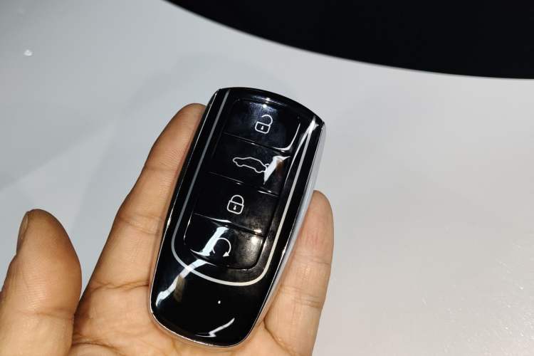 Used Chery Tiggo 9 2025 2.0T Automatic Two-Wheel Drive Luxury Edition 5 Seats
