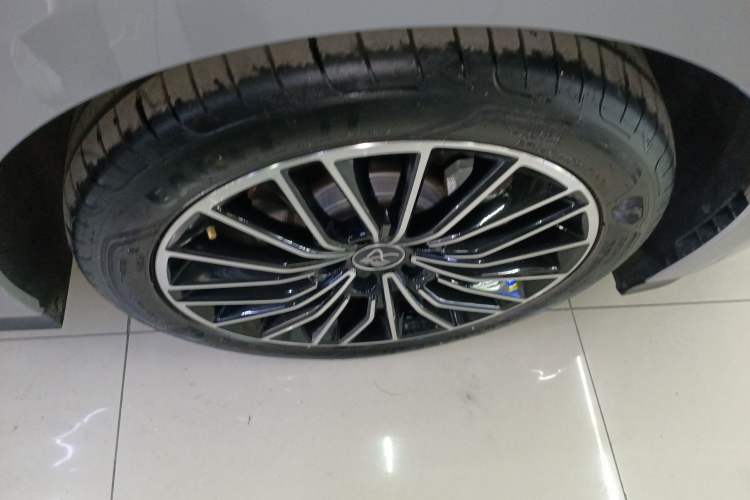 Used BYD Han 2025 DM-i Intelligent Driving Edition 125KM LiDAR Flagship Model
