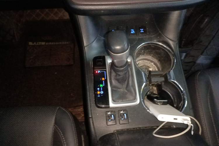 Used Toyota Highlander 2018 2.0T Four-Wheel Drive Luxury Version 7 Seats China VI Standard
