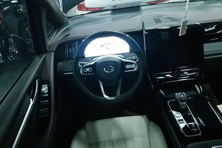 Used GAC Trumpchi M8 2024 Master Series 400T Prestige Edition
