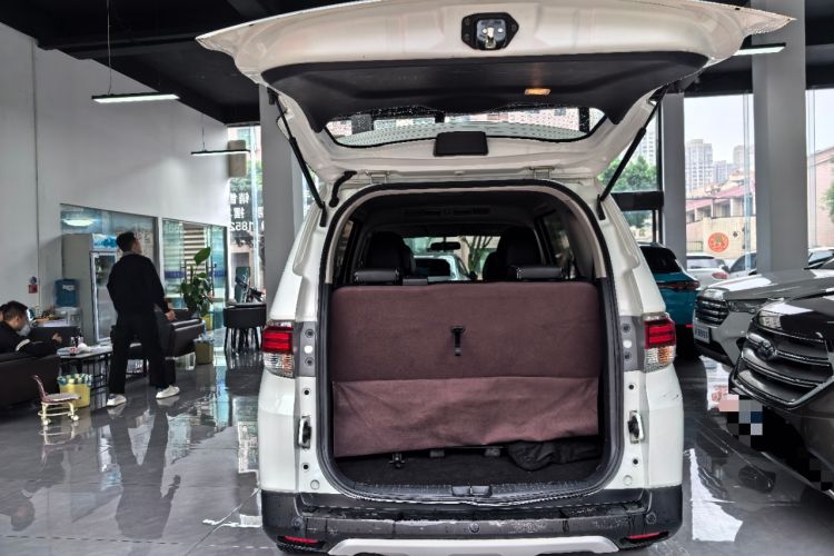 Used Venucia M50V 2019 1.5L Manual Comfort Edition
