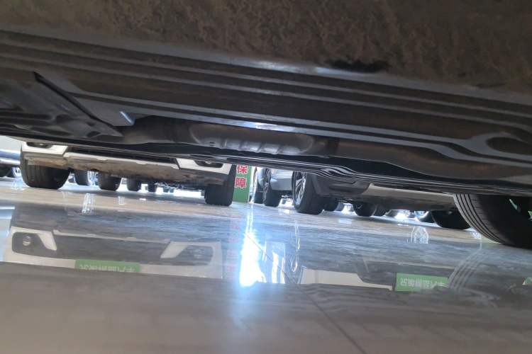 Used Mercedes-Benz GLC 2023 Facelift GLC 260 L 4MATIC Dynamic Version 5 Seats
