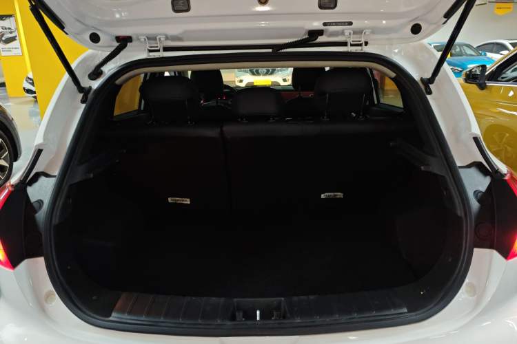 Used  Refine S2 2018 Smart Drive Edition 1.5L Manual Luxury Smart Model