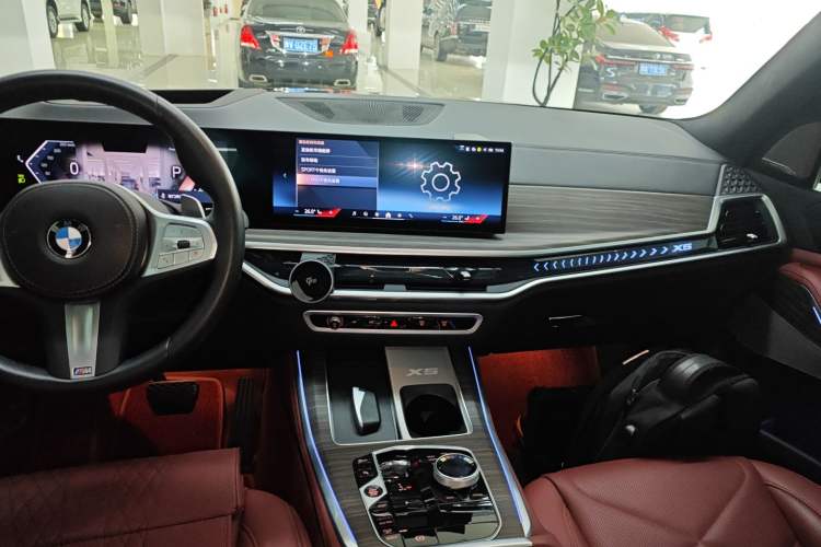 Used BMW X5 2023 xDrive 40Li M Sport Night Edition Package
