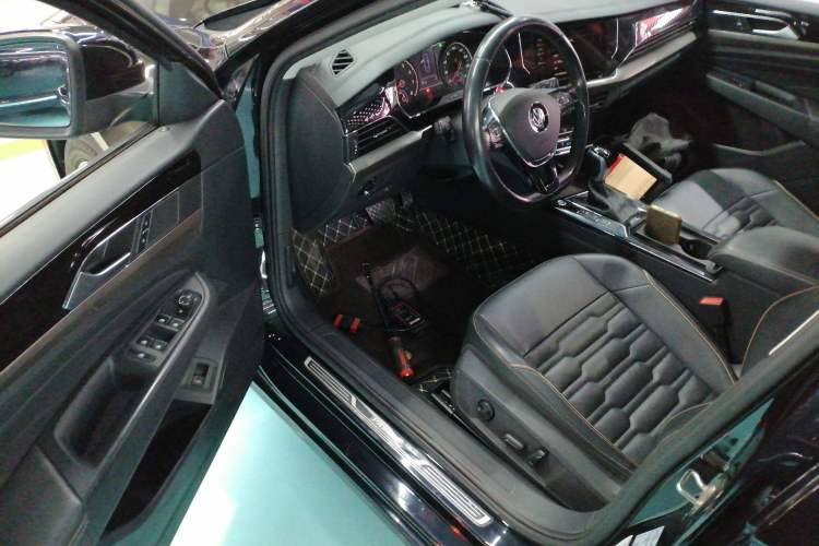 Used Volkswagen Passat 2020 330TSI Elite Edition China VI
