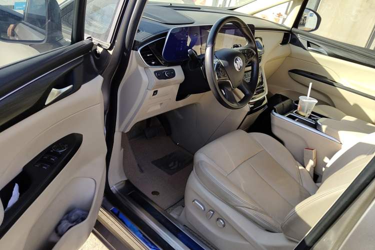 Used Buick GL8 2023 ES Lu Zun Deluxe Model
