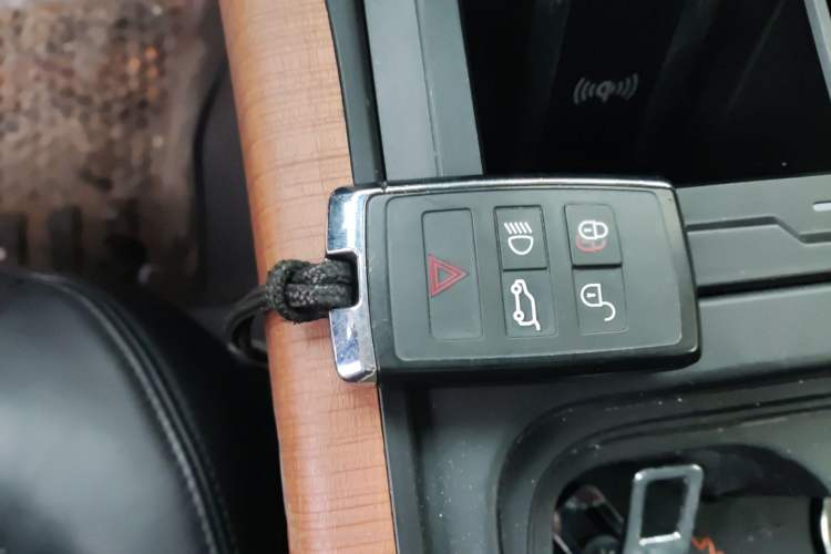 Used Land Rover Defender 2020 110 P400 First Edition Matte Silver Special Kit Version