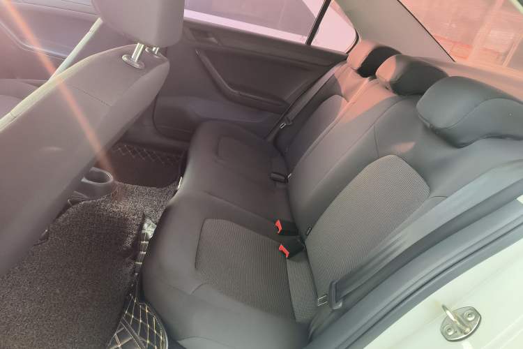 Used Volkswagen Jetta 2017 1.5L Manual Fashion Edition
