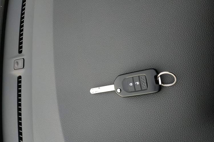 Used Honda Vezel 2020 1.5L CVT Pioneer Edition
