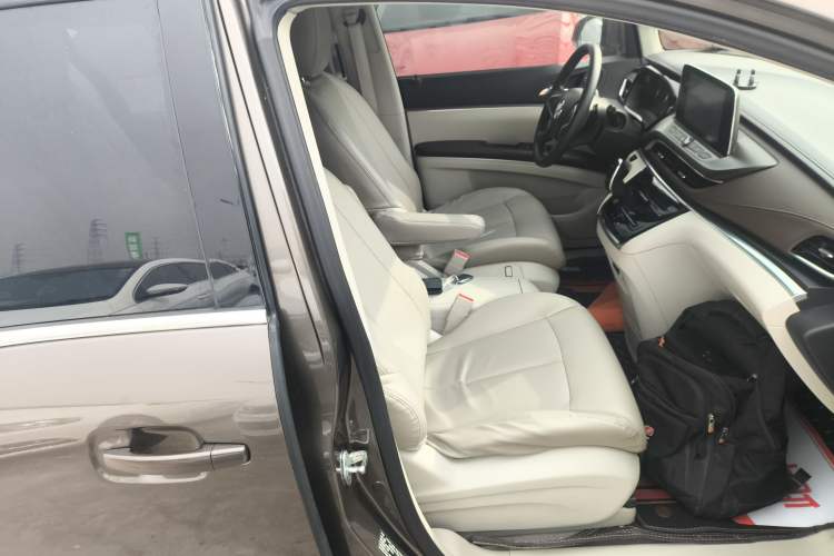 Used Buick GL8 2022 Land Cruiser Executive Class 652T Comfort Model