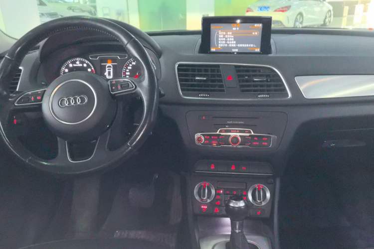 Used Audi Q3 2015 35 TFSI Comfort Model
