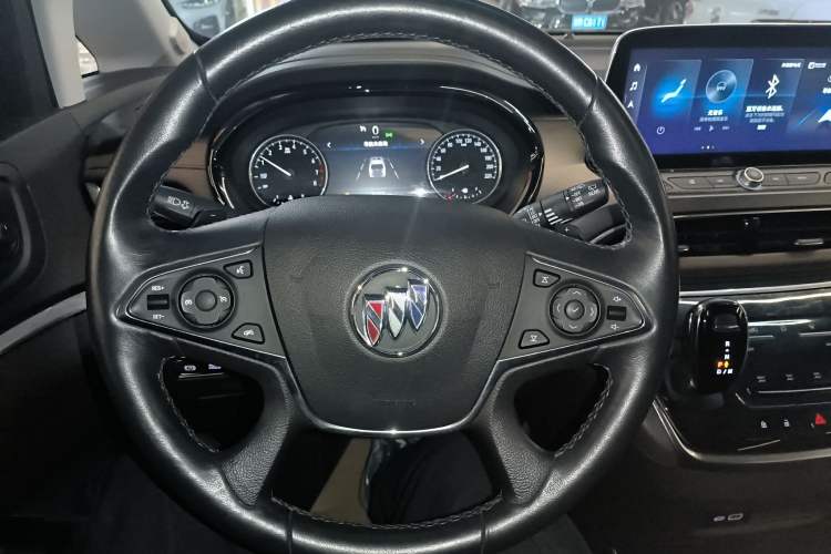 Used Buick GL8 2023 Land Executive Class 652T Luxury Model
