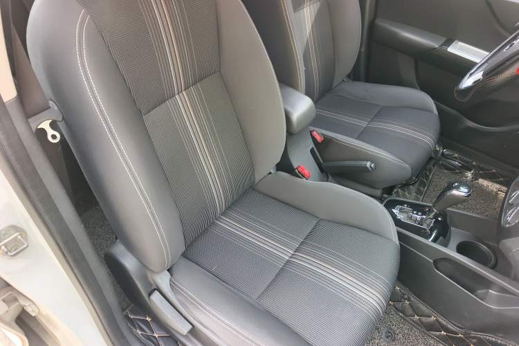 Used Dongfeng Aeolus AX3 2016 1.5L Automatic Shangkue Model
