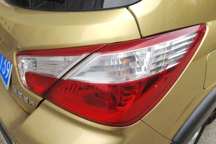 Used Venucia R50X 2013 1.6L Automatic Model
