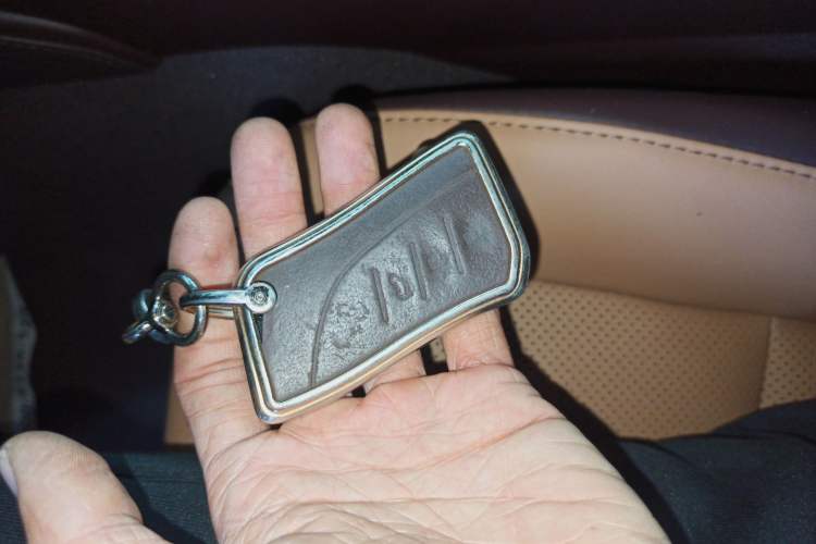 Used Lexus ES 2020 300h Deluxe Edition
