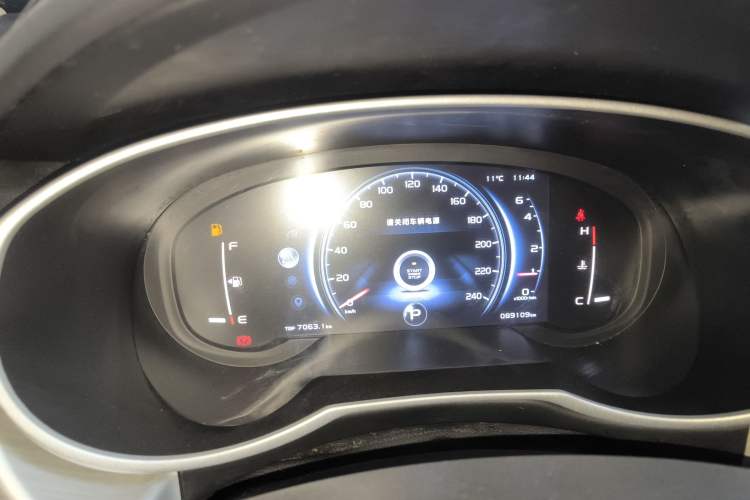 Used Geely Auto Emgrand X7 Sport 2018 1.8TD Automatic Two-Wheel Drive Smart Connect 4G Internet Edition