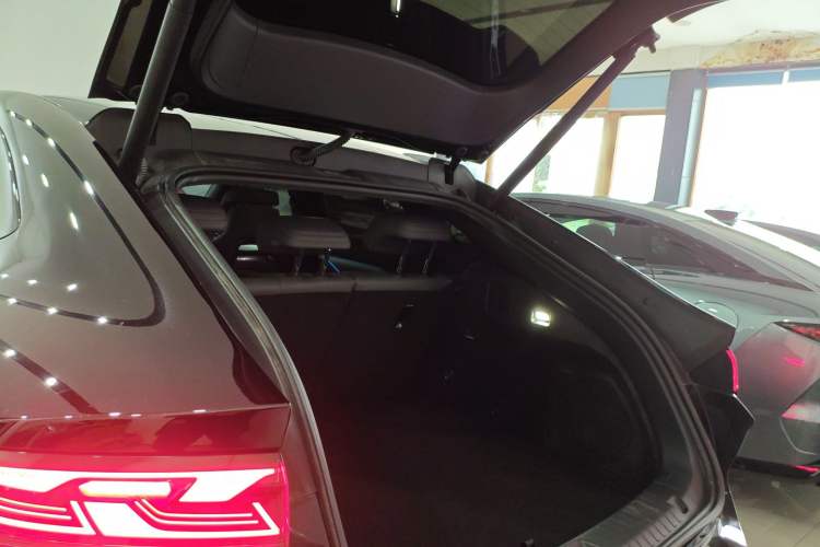 Used BYD Song L EV 2025 Intelligent Driving Version 662 km LiDAR Excellence Edition
