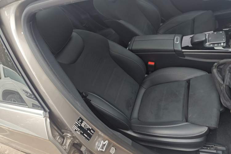 Used Mercedes-Benz A-Class 2022 Revised Version A 200 L Sport Sedan Fashionable Style