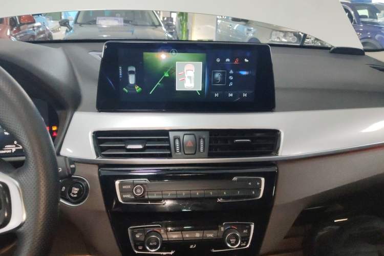 Used BMW X1 2018 sDrive18Li Luxury Model