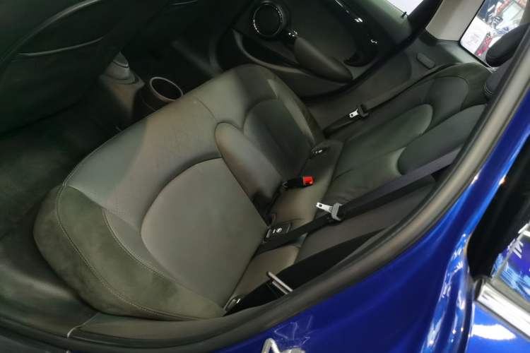 Used MINI MINI 2019 1.5T COOPER Artist Five-Door Edition
