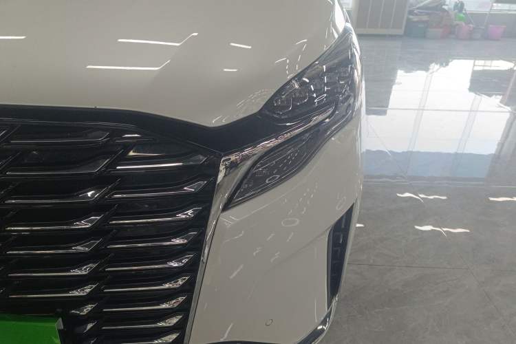 Used Buick GL8 2023 ES Lu Zun Deluxe Model