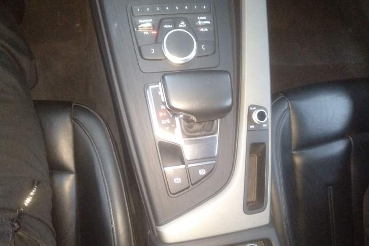 Used Audi A4L 2018 30th Anniversary Edition 40 TFSI Trendy Model
