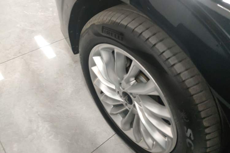 Used VOYAH Dream 2024 PHEV Extended-Range Premium Edition
