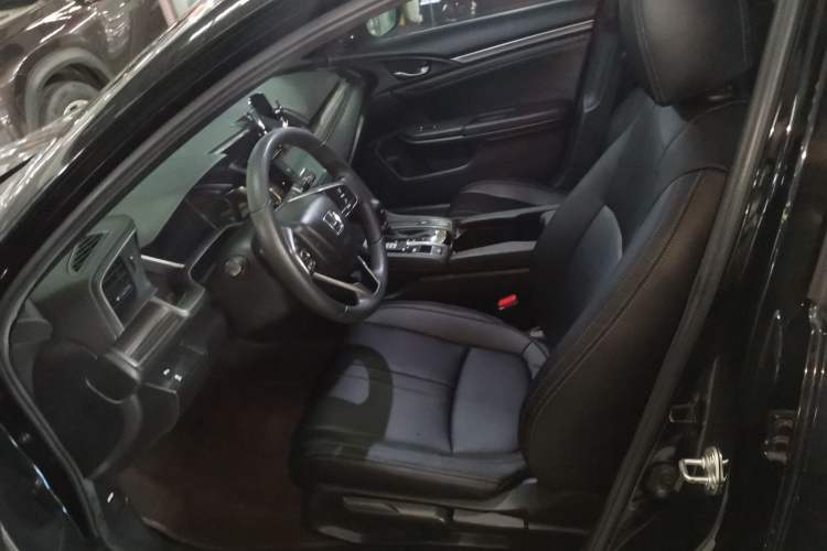 Used Honda Civic 2021 HATCHBACK 220TURBO CVT Trendy Cool Edition
