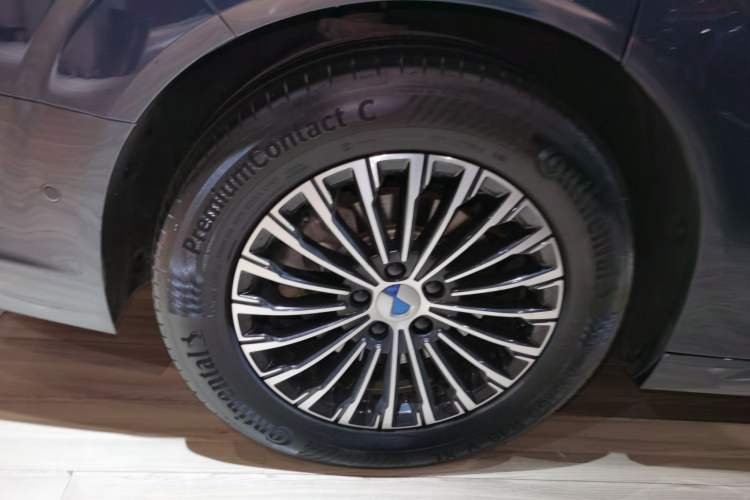 Used Denza D9 2022 DM-i 970 Four-Wheel Drive Flagship Model