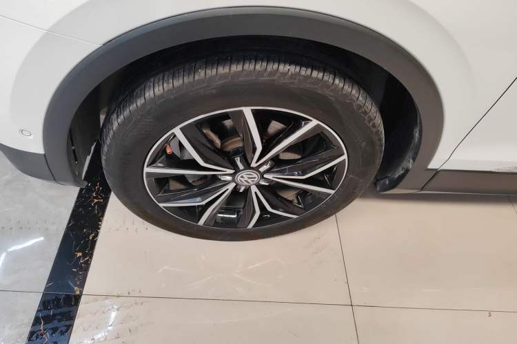 Used Volkswagen Tiguan L 2020 330TSI Automatic Two-Wheel Drive Smart Luxury Edition China VI Standard
